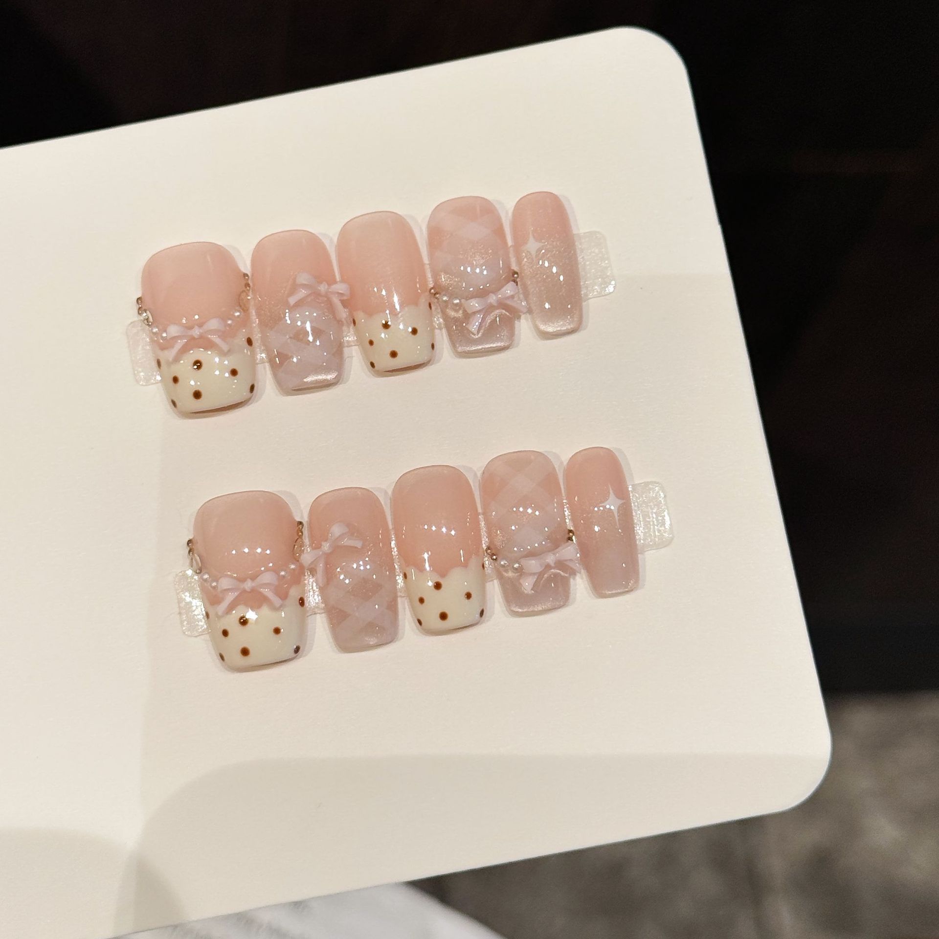 10 Stück Luxuriöse Handgeferti – Nail Adhesive Tab Bewertung und Preis